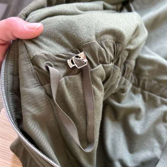 Lululemon Jacket Size 6 - Picture 4 of 6